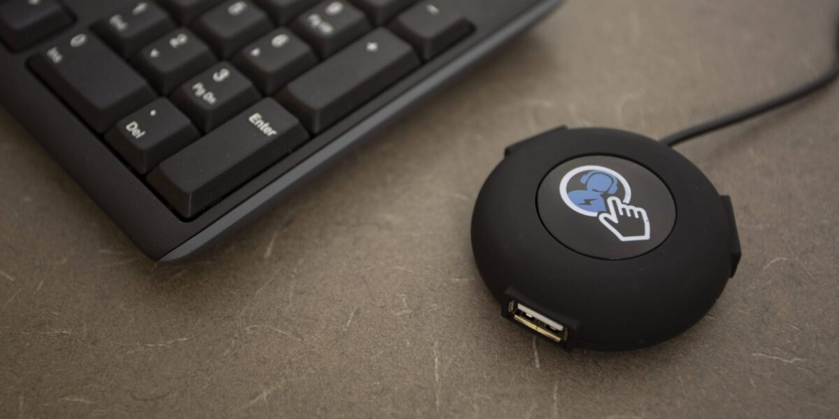 The Helpdesk Button can also come in the form of a USB hub, which allows users to connect other devices in addition to contacting your team with any issues they have.